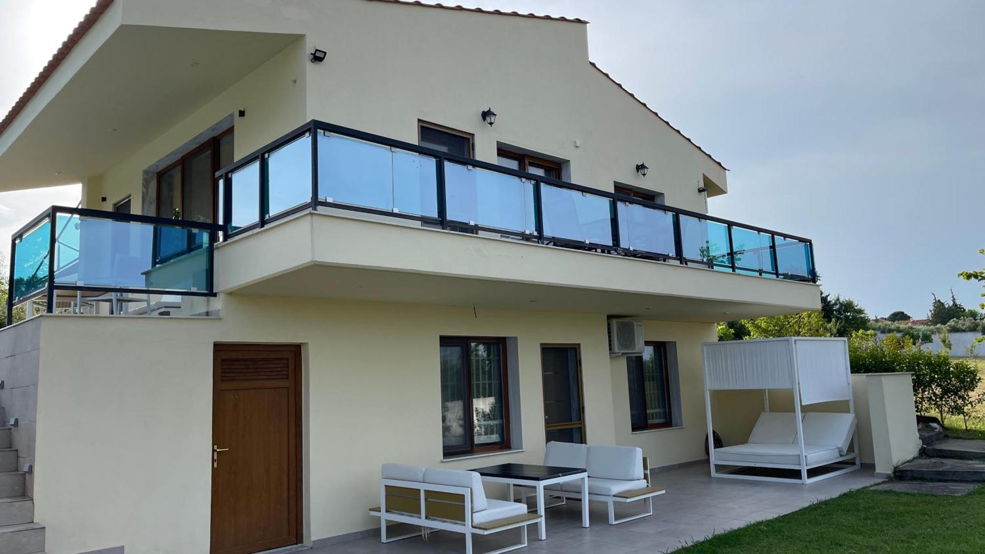 Serenity House 埃帕诺米 外观 照片